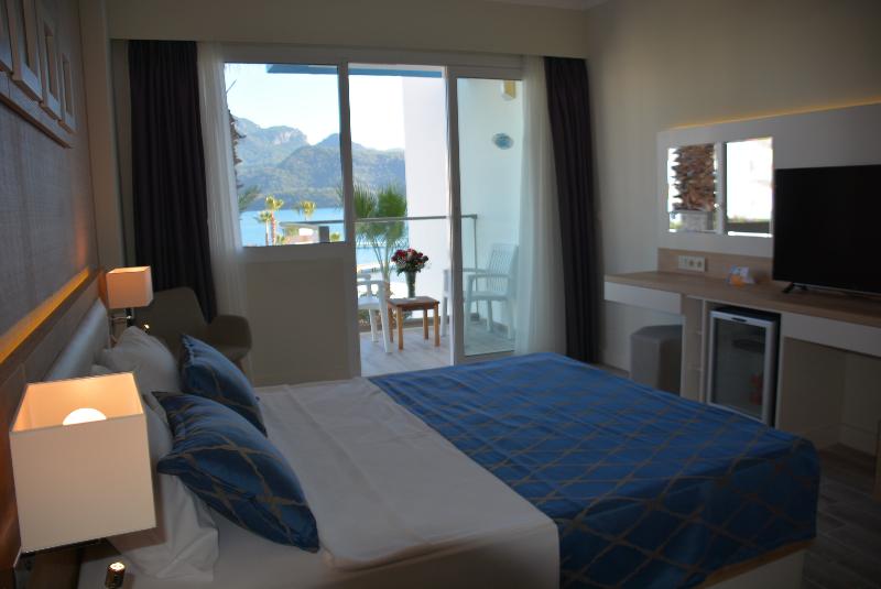 غرفة قياسية مطلّة علي البحر, Fortezza Beach Resort