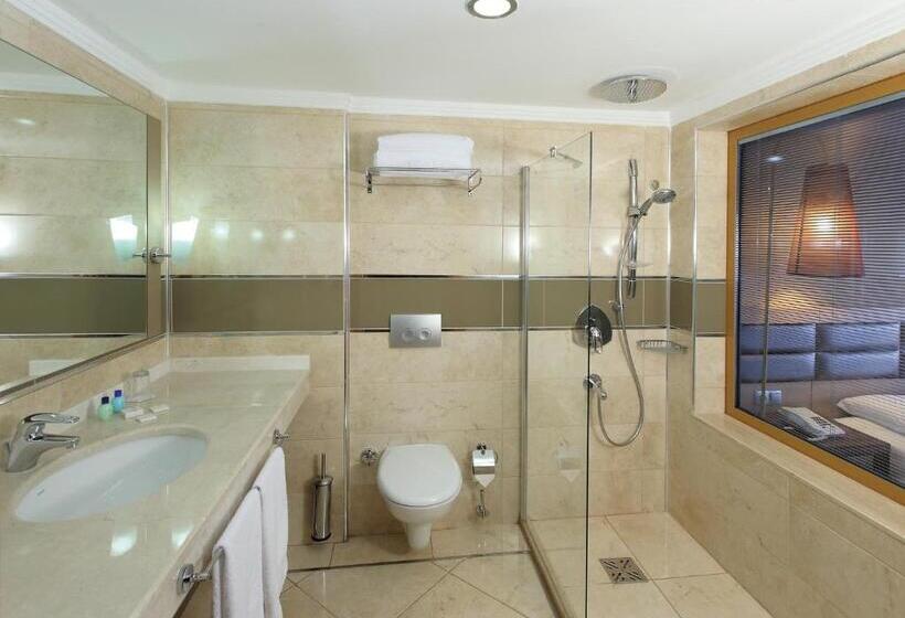 غرفة ديلوكس مطلة على حمام السباحة, Fortezza Beach Resort