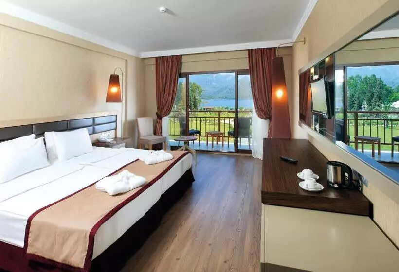 プールの見えるデラックスルーム, Fortezza Beach Resort