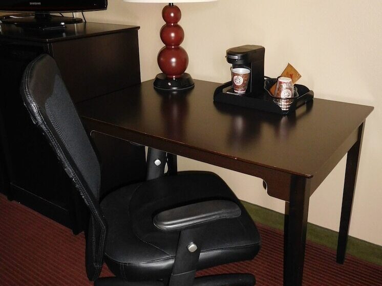 디럭스 룸, Americinn By Wyndham Okoboji