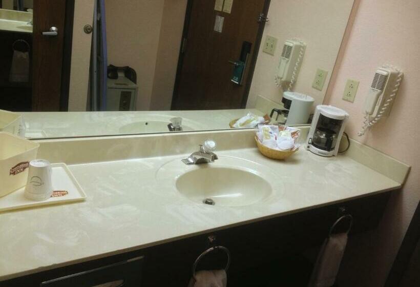 غرفه قياسيه سريرين مزدوجين, Days Inn By Wyndham Washington Court House