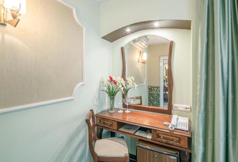 디럭스 스위트, Dafi