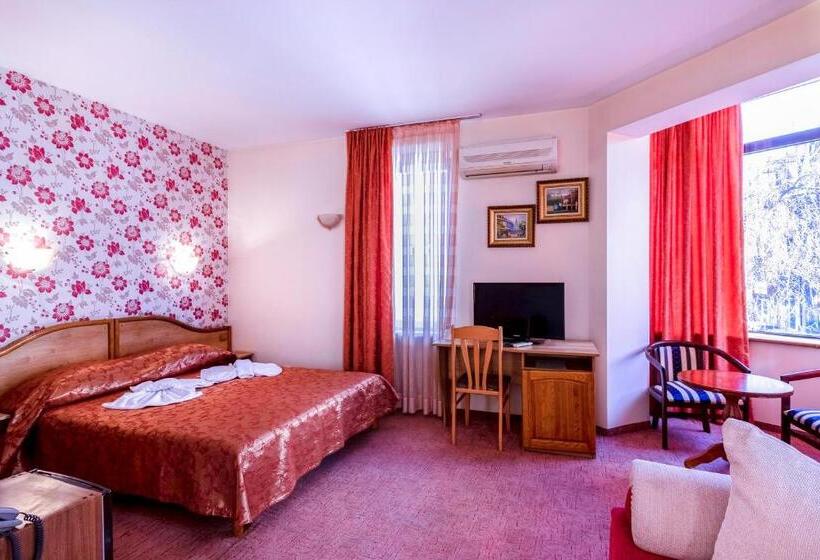 스탠다드 스튜디오, Dafi