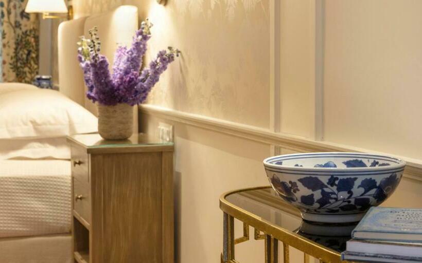 Номер Стандарт, Despotiko