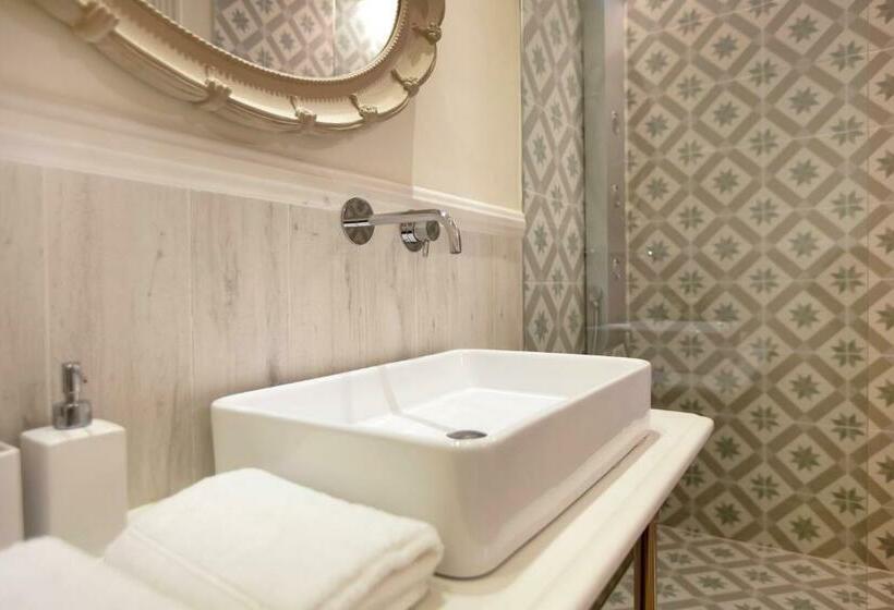 Номер Стандарт, Despotiko