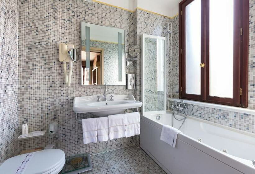 Junior Suite, Liassidi Palace