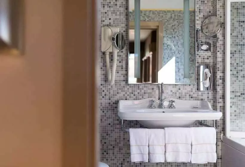 Triple Classic Room
