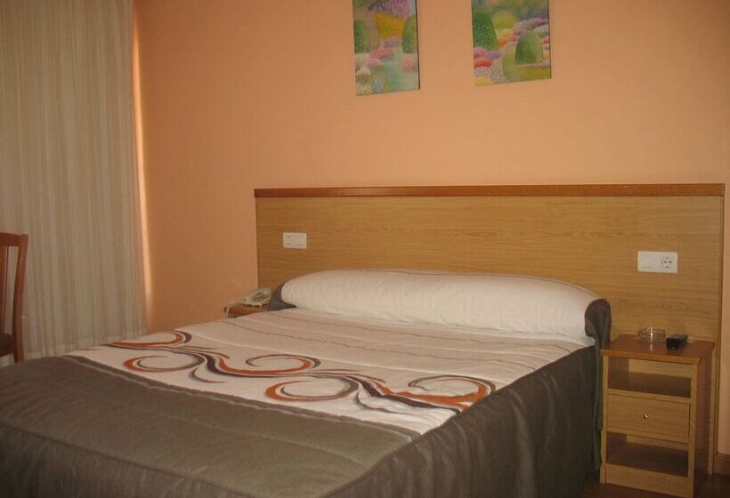 Standard-huone, Reyes De León