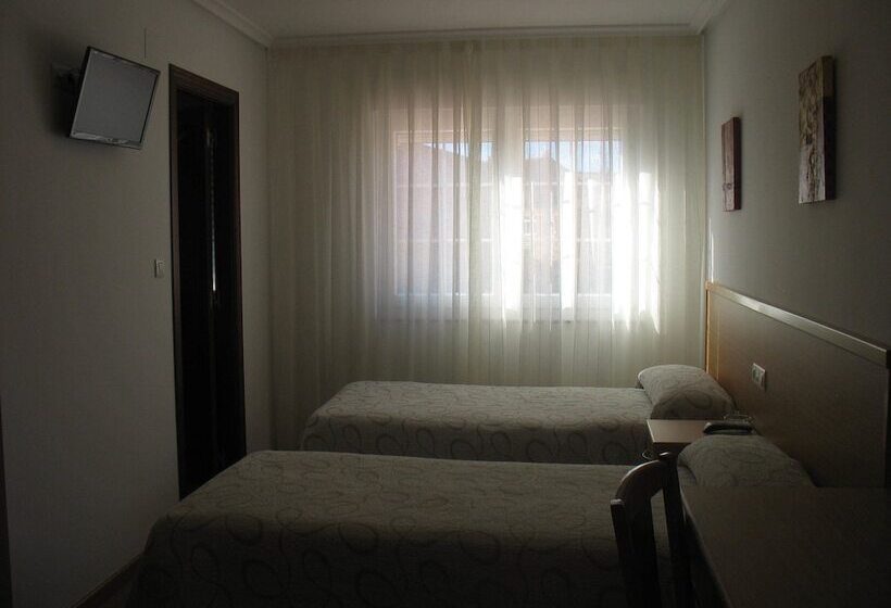 Standard-huone, Reyes De León