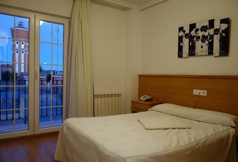 Standard Yhden Hengen Huone, Reyes De León