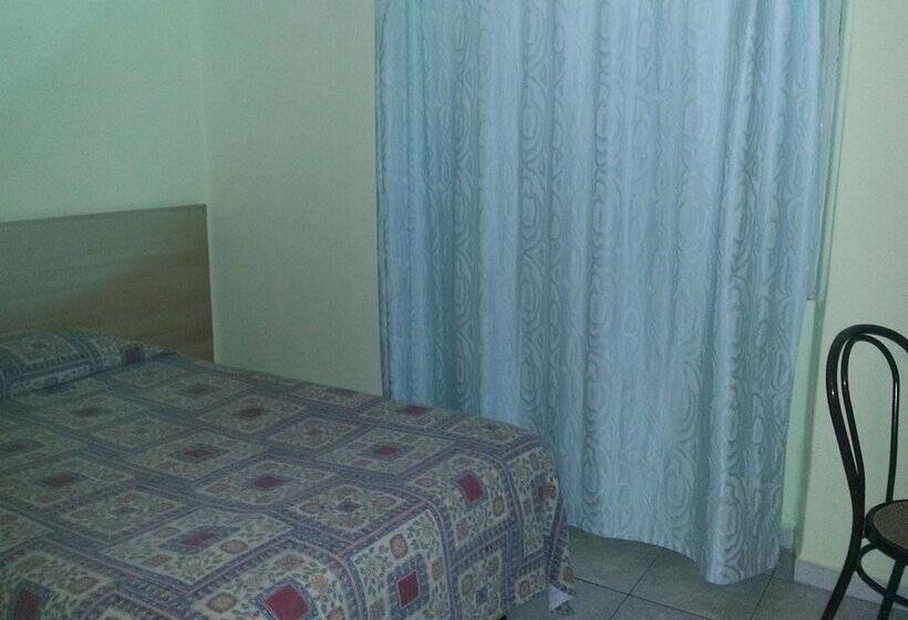 اتاق استاندارد یک نفره, Stazione