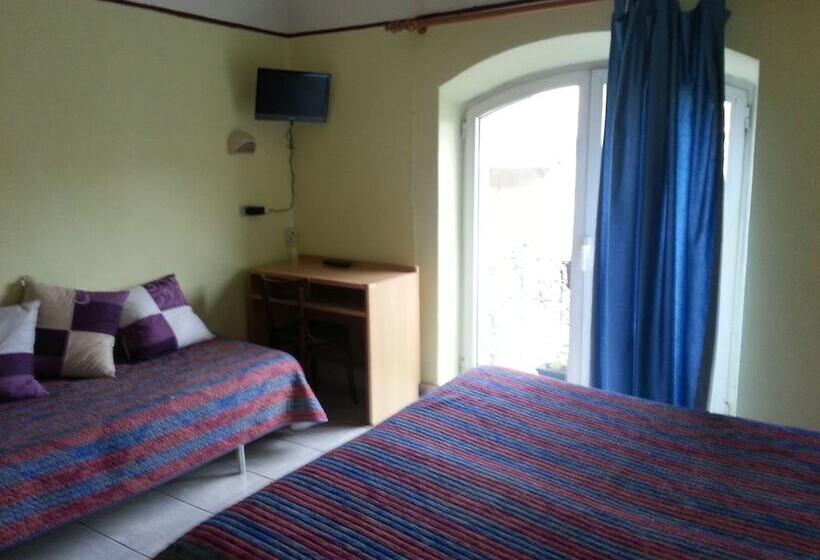 اتاق استاندارد, Stazione