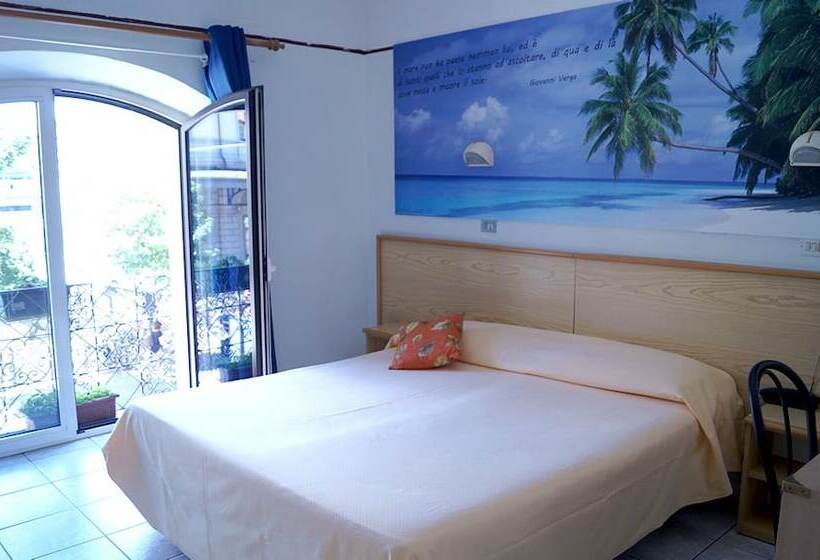 اتاق استاندارد, Stazione