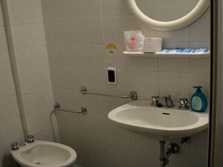 اتاق استاندارد, Stazione