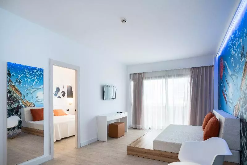 سوییت جونیور, Thb Ocean Beach - Adults Only