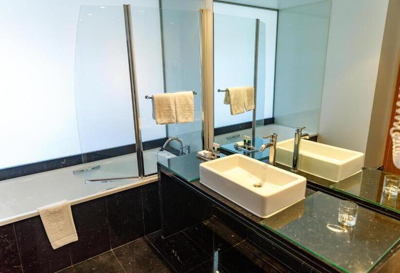 带泳池景观的高档工作室, Marina Club Lagos Resort