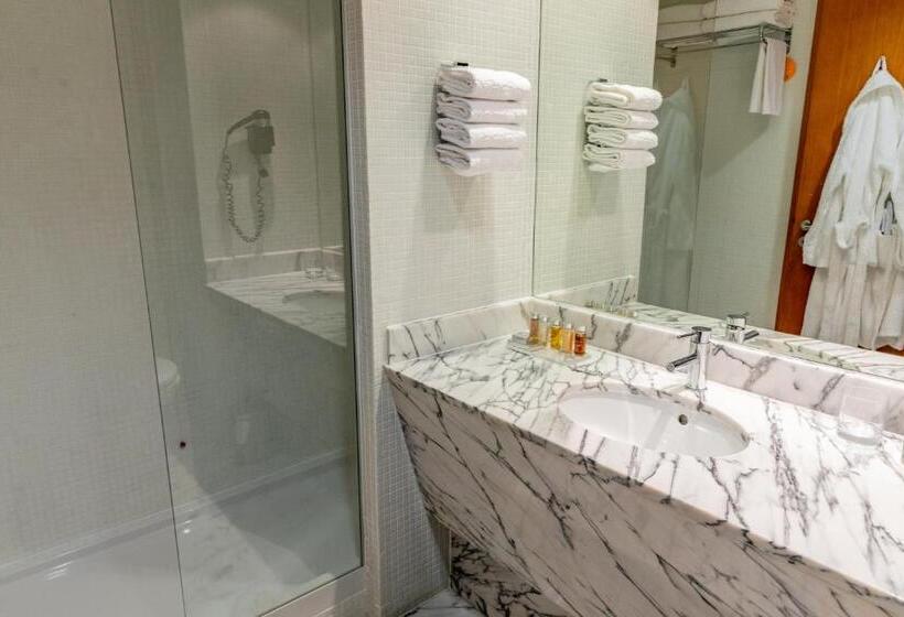 套房带泳池景, Marina Club Lagos Resort