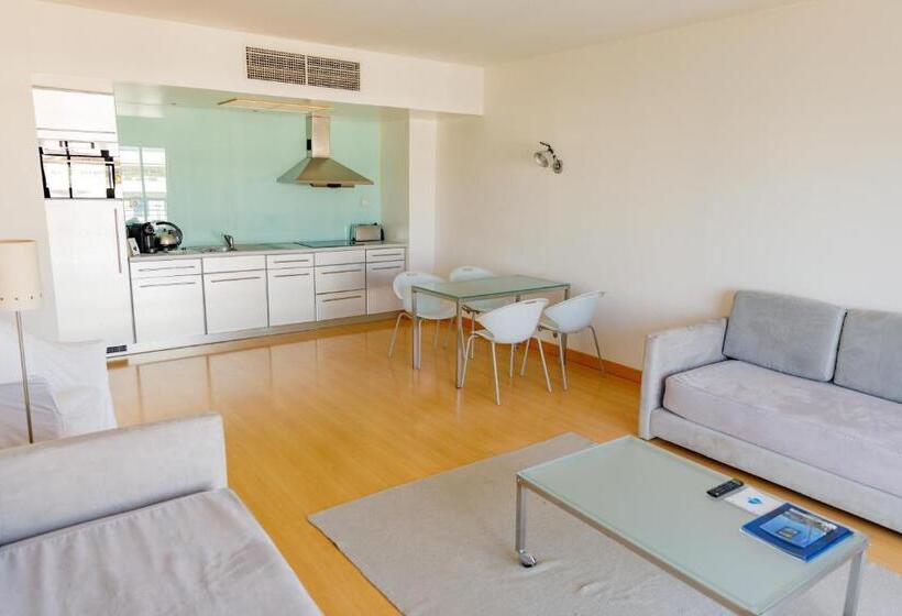 套房带泳池景, Marina Club Lagos Resort