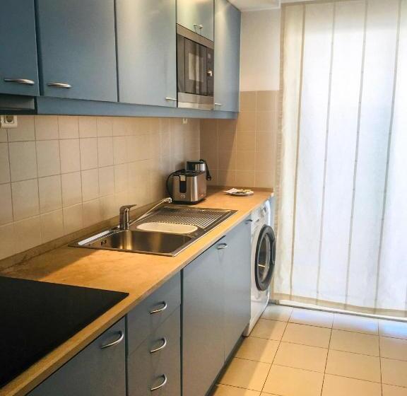 带泳池景观及2个卧室的公寓, Marina Club Lagos Resort