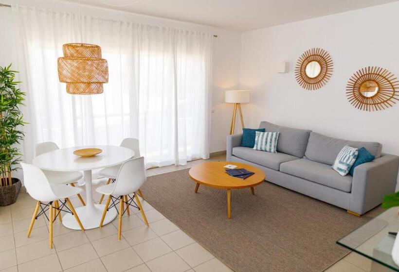 带泳池景观及2个卧室的公寓, Marina Club Lagos Resort