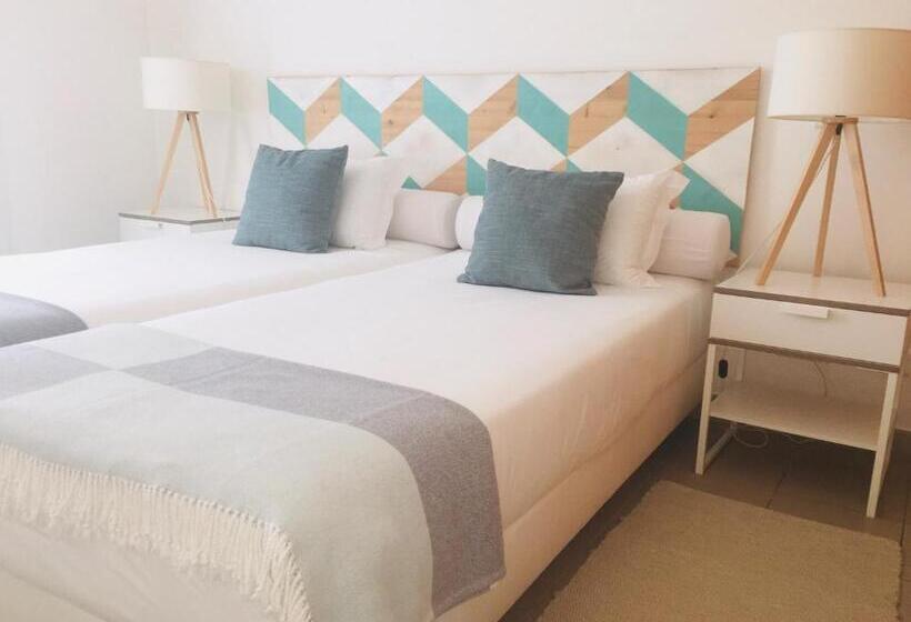 带泳池景观及2个卧室的公寓, Marina Club Lagos Resort