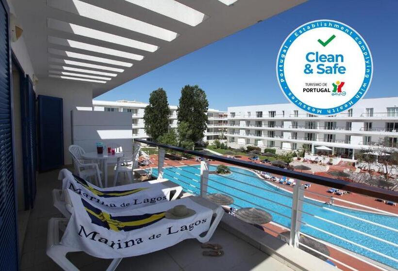 带泳池景观及2个卧室的公寓, Marina Club Lagos Resort