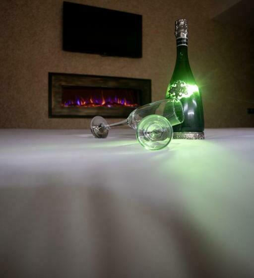 جناح جونيور, Sercotel Gran Fama