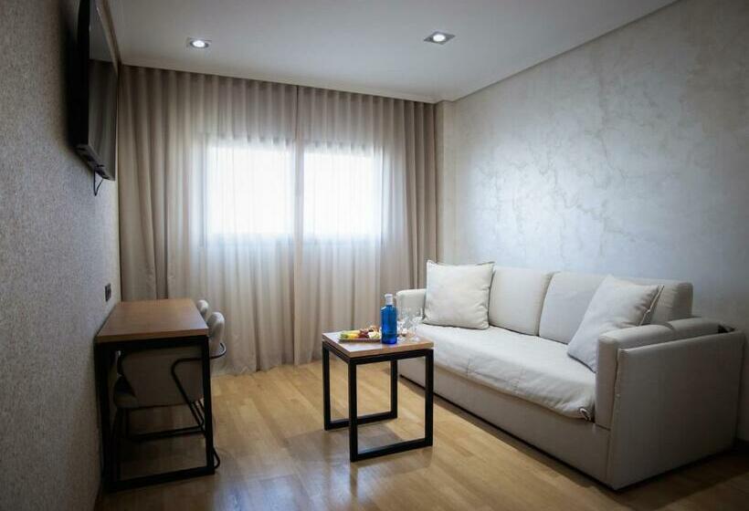 جناح جونيور, Sercotel Gran Fama