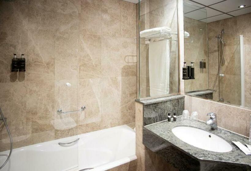 جناح جونيور, Sercotel Gran Fama