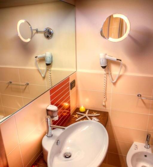 חדר סופריור לארבעה, Krone