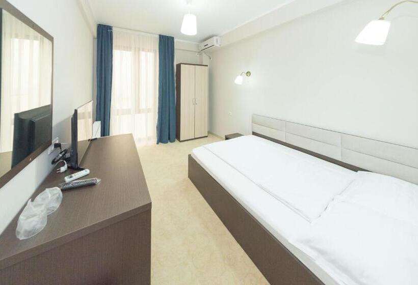 غرفة إقتصادية مطلة علي البحر, Promenada