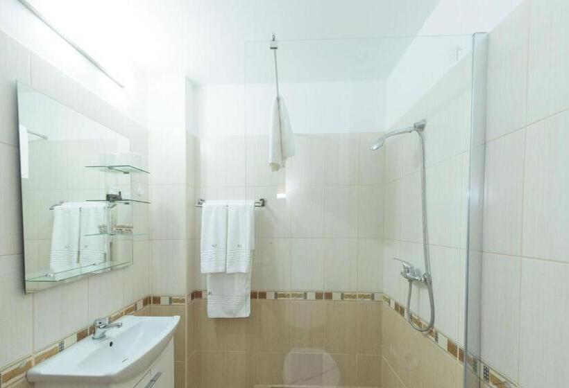 غرفة قياسية بالطابق الأرضى, Promenada