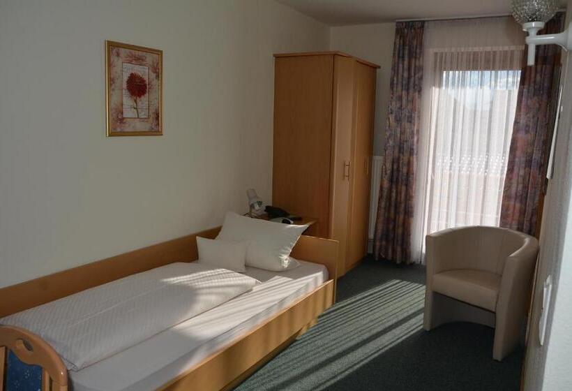 标准单人间, Kurpension Gundula