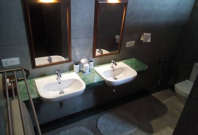 수피리어 트리플 룸, Yoho Monsoon Villa