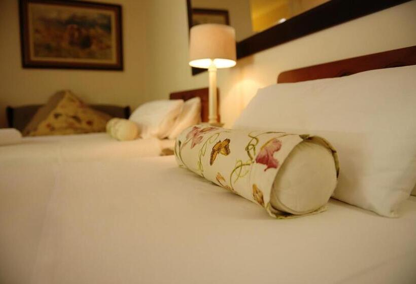 Семейный Номер Вид на Сад, Almar View Guest House