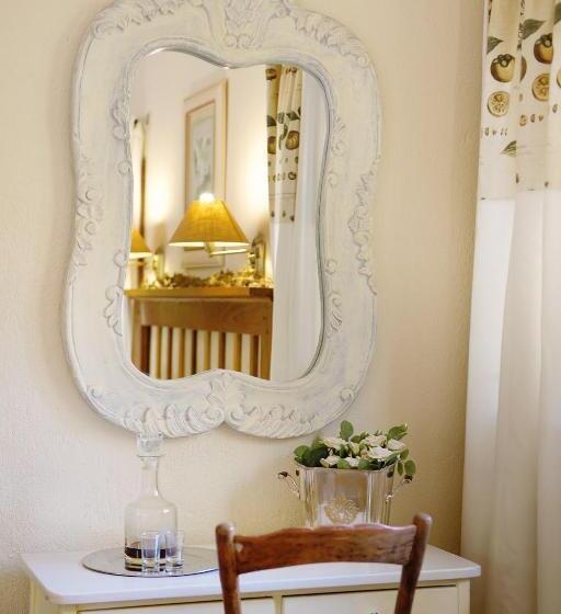 غرفة عائلية مطلّة علي الحديقة, Almar View Guest House