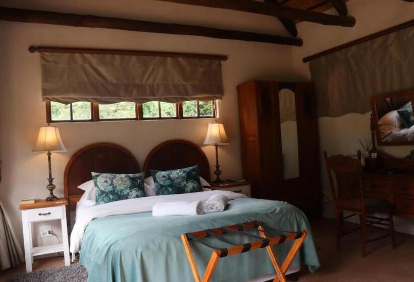 בקתה סטנדרטית, Hawklee Country House