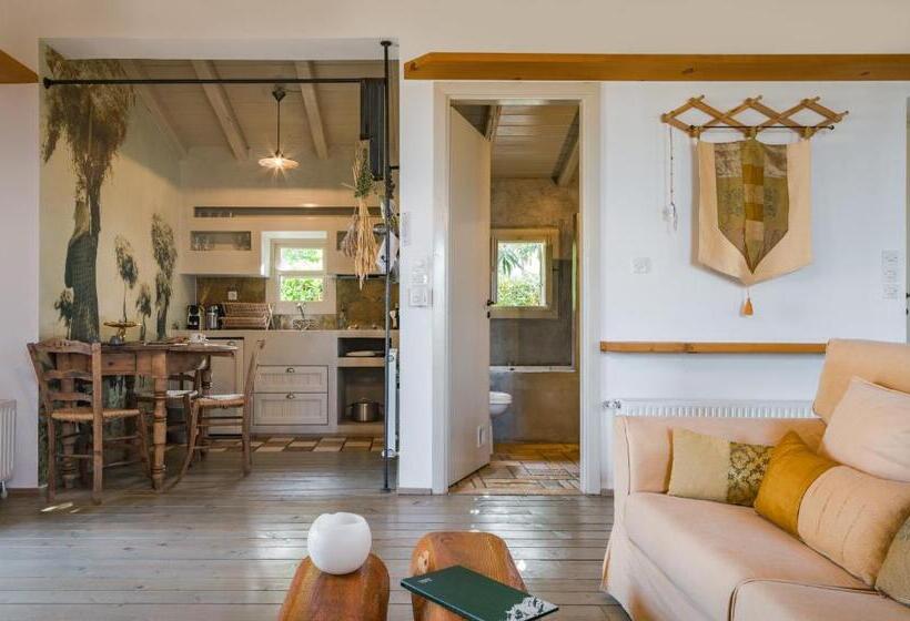 Люкс Повышенной Комфортности, Mazaraki Guesthouse