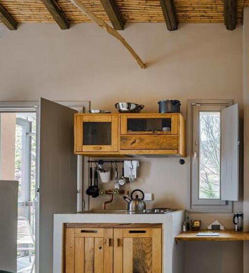 סוויטת ג'וניור עם מרפסת, Mazaraki Guesthouse