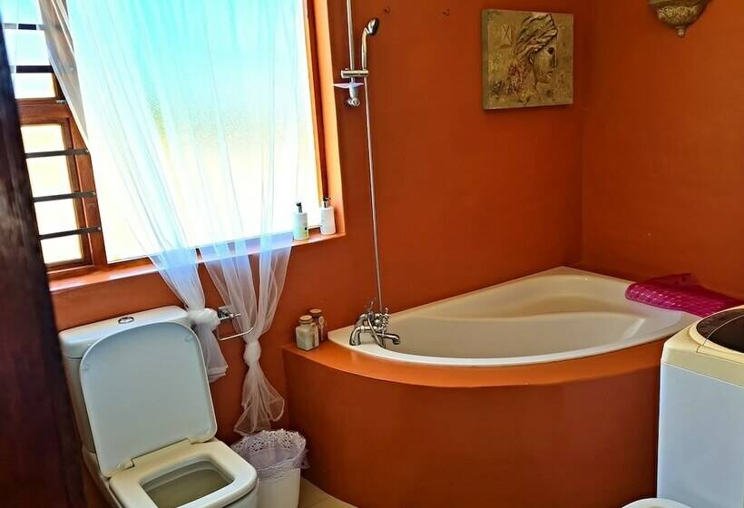 דירה משפחתית 2 חדרי שינה, Walkerbay Accommodation