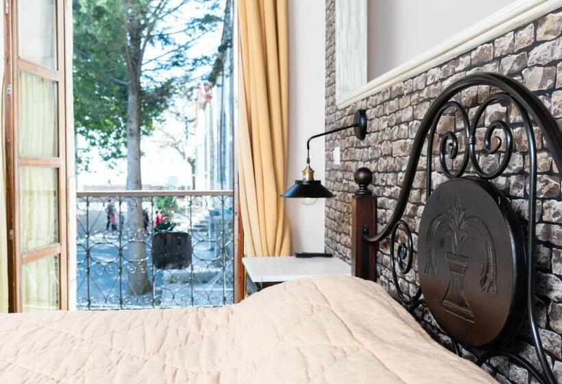 스탠다드 트리플 룸, Kazas Luxury Apartments