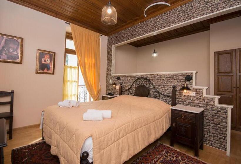 스탠다드 트리플 룸, Kazas Luxury Apartments