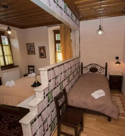 スタンダードトリプルルーム, Kazas Luxury Apartments
