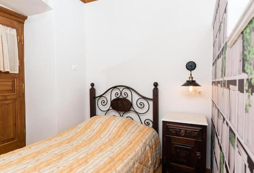 스탠다드 트리플 룸, Kazas Luxury Apartments