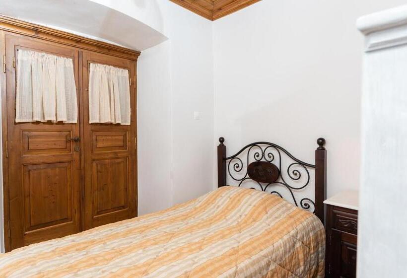 标准三人间, Kazas Luxury Apartments