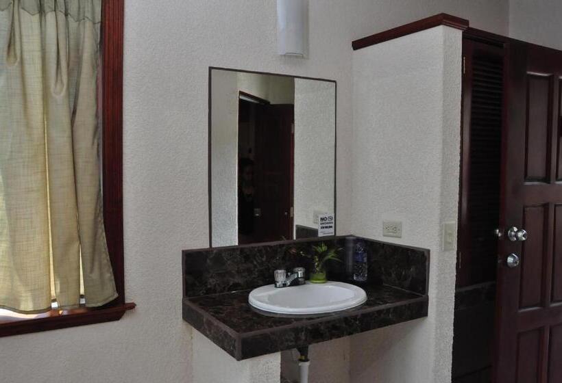 Номер Deluxe, Lamanai Hotel & Marina