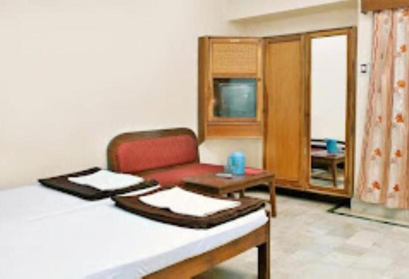 デラックスルーム, Yashoda International