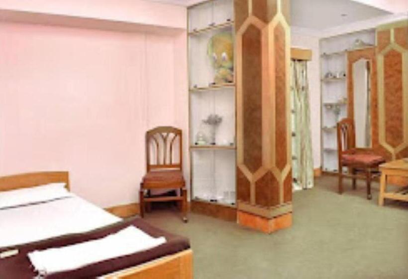 デラックスルーム, Yashoda International