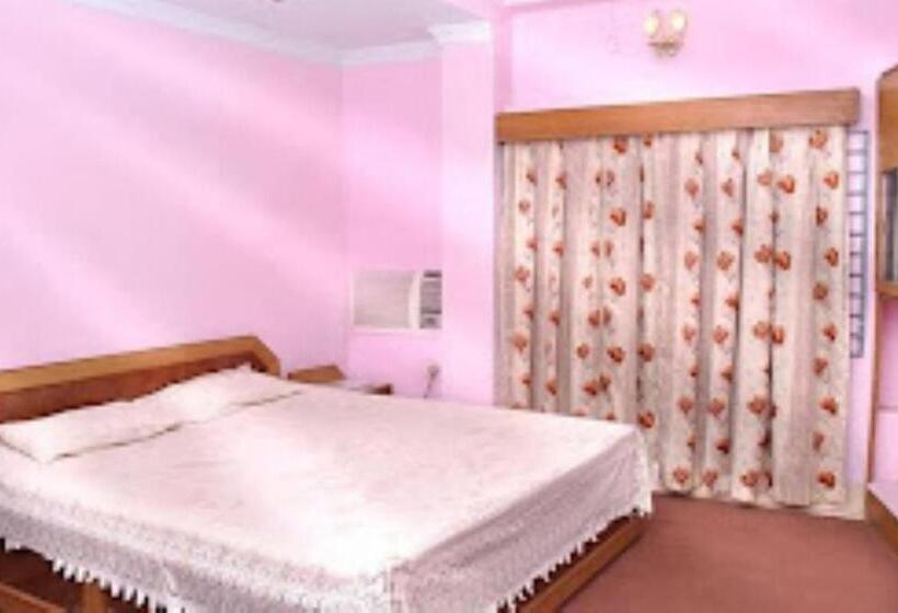 スタンダード４人部屋, Yashoda International