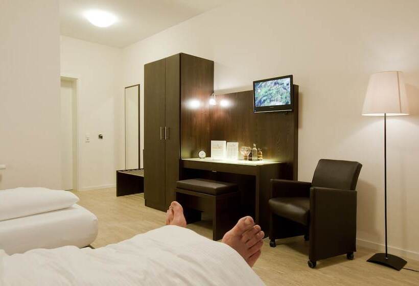 标准单人间, Meiners